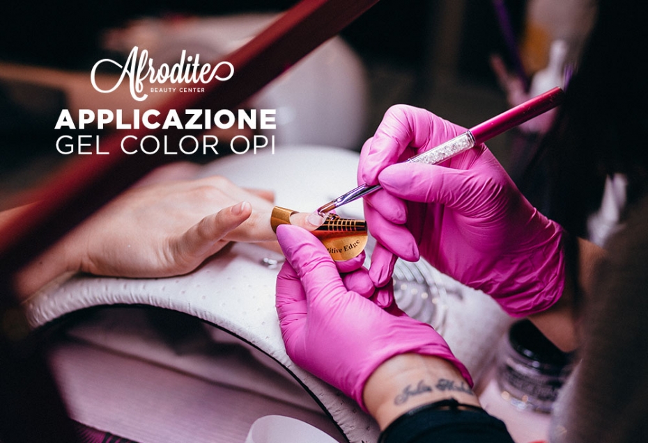 Applicazione gel Color Opi